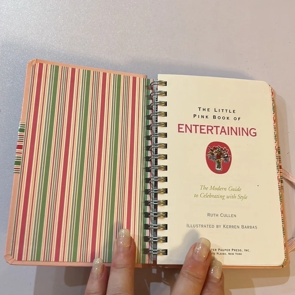 The little Pink book of Entertaining. The modern guide of celebrating with style